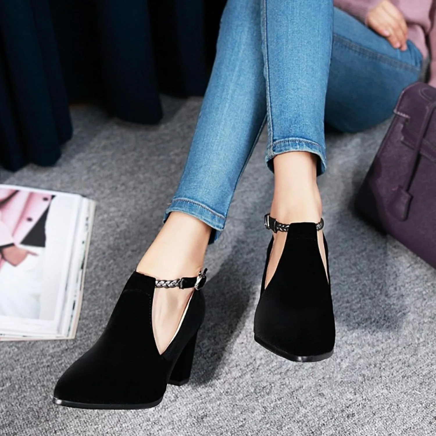 AMAZIDEAL Women's Suede Chunky Heeled T-Strap Mary Jane Pumps,Fashion Pointed Toe Closed Toe Block Heels Dress Wedding Party Shoes