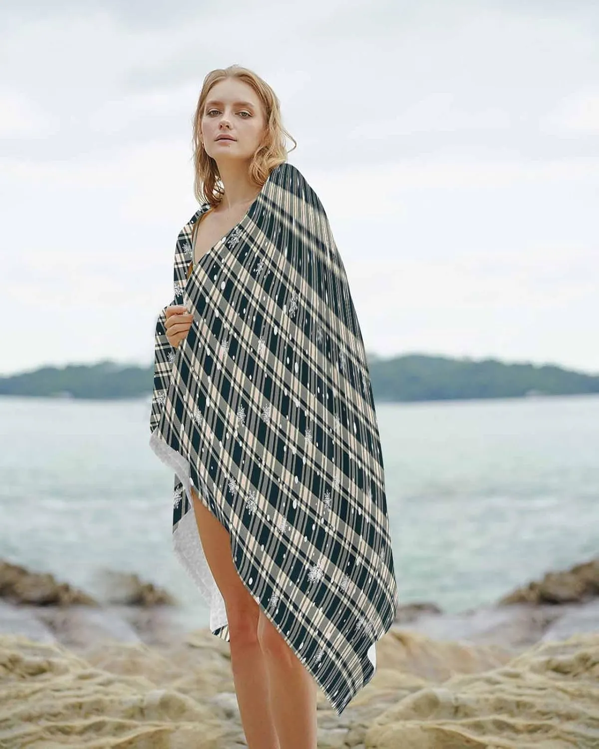 Beach Towel Winter Christmas Snowflake Plaid Bath Pool Towels Buffalo Check Sand Free Blanket Quick Dry Lightweight Travel Blankets for Adults Gifts 30x60in