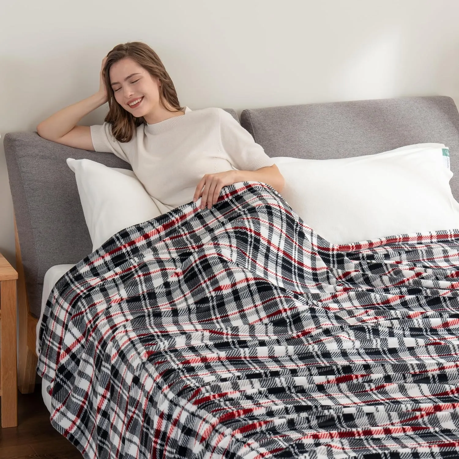 Berkshire Blanket-Classic Heavyweight Soft Printed VelvetLoft® Plush Warm Blanket, Twin Size Soft Fuzzy Blanket for Couch Sofa Bed, Plaid Black Red, 60in x 90in