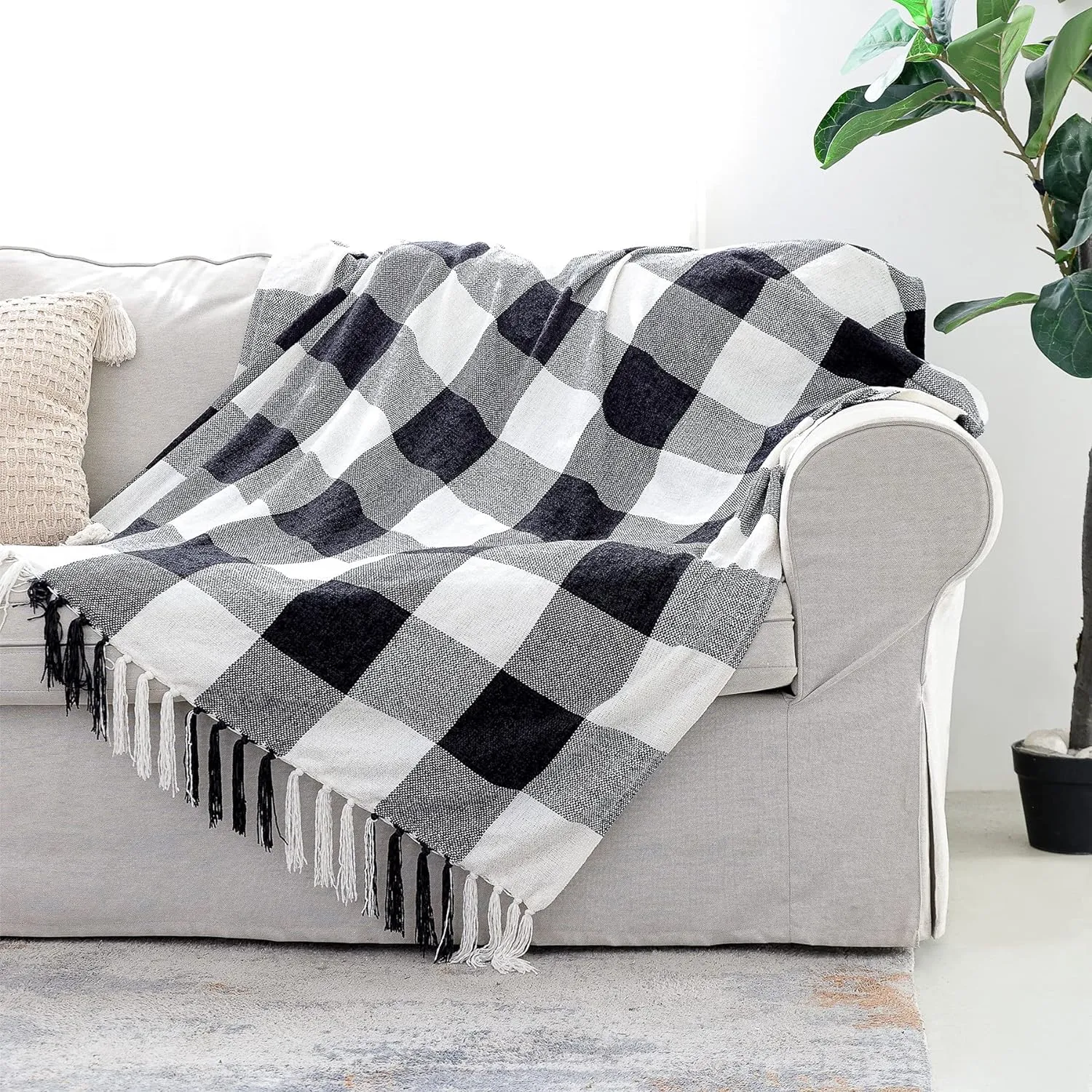 Black White Buffalo Plaid Decor Blanket, Lightweight Soft Chenille Check Knitted Rustic Farmhouse Throw with Tassels for Couch Sofa Chair Bed Office Home, Black and Ivory, 60" x 80"