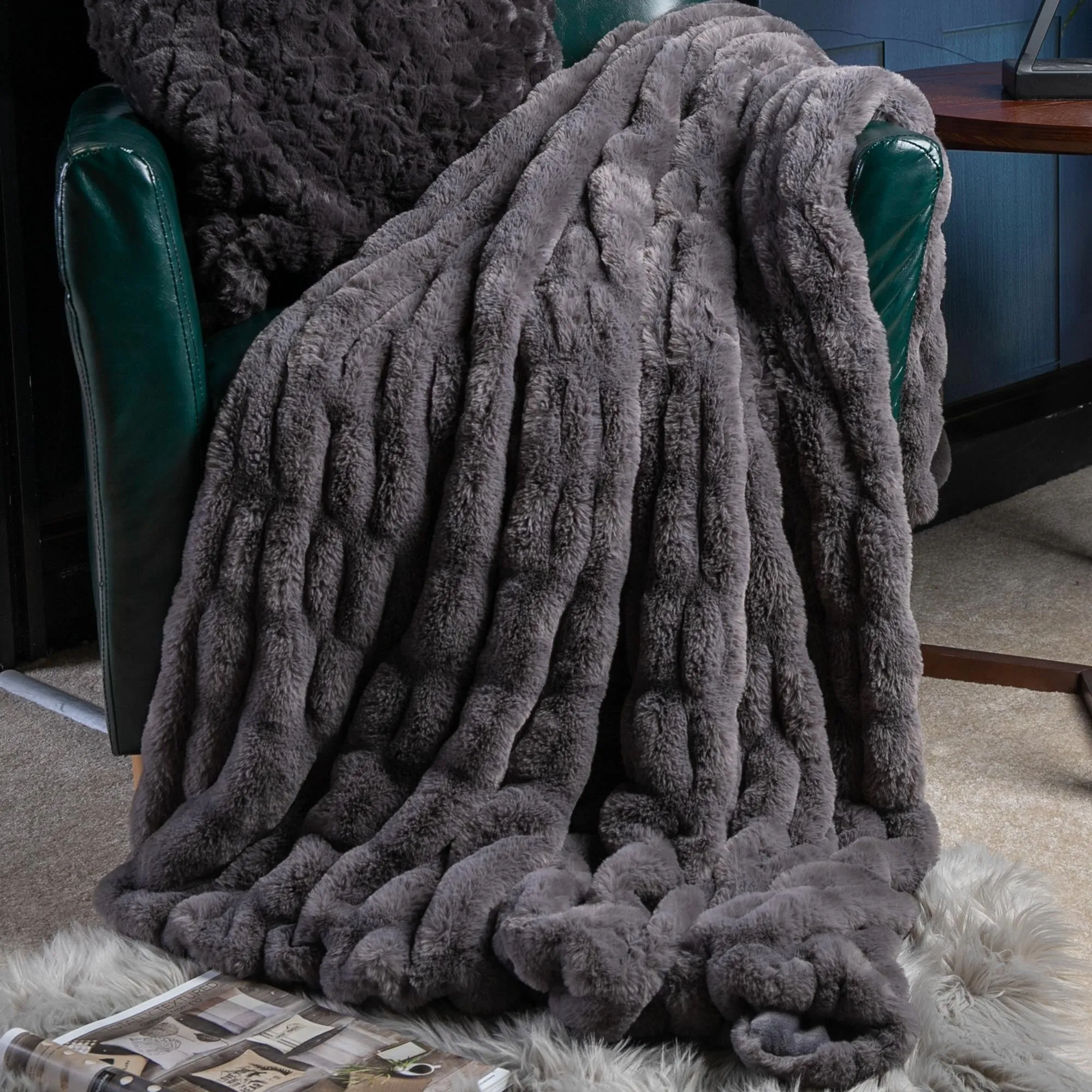 Black Wolf Faux Fur Throw