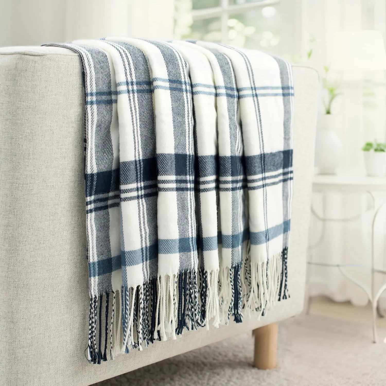Blue and White Plaid Throw Blanket for Couch,60"X80" Super Soft Cozy Warm Home Decorative Throws with Tassels for Bed Sofa Picnic