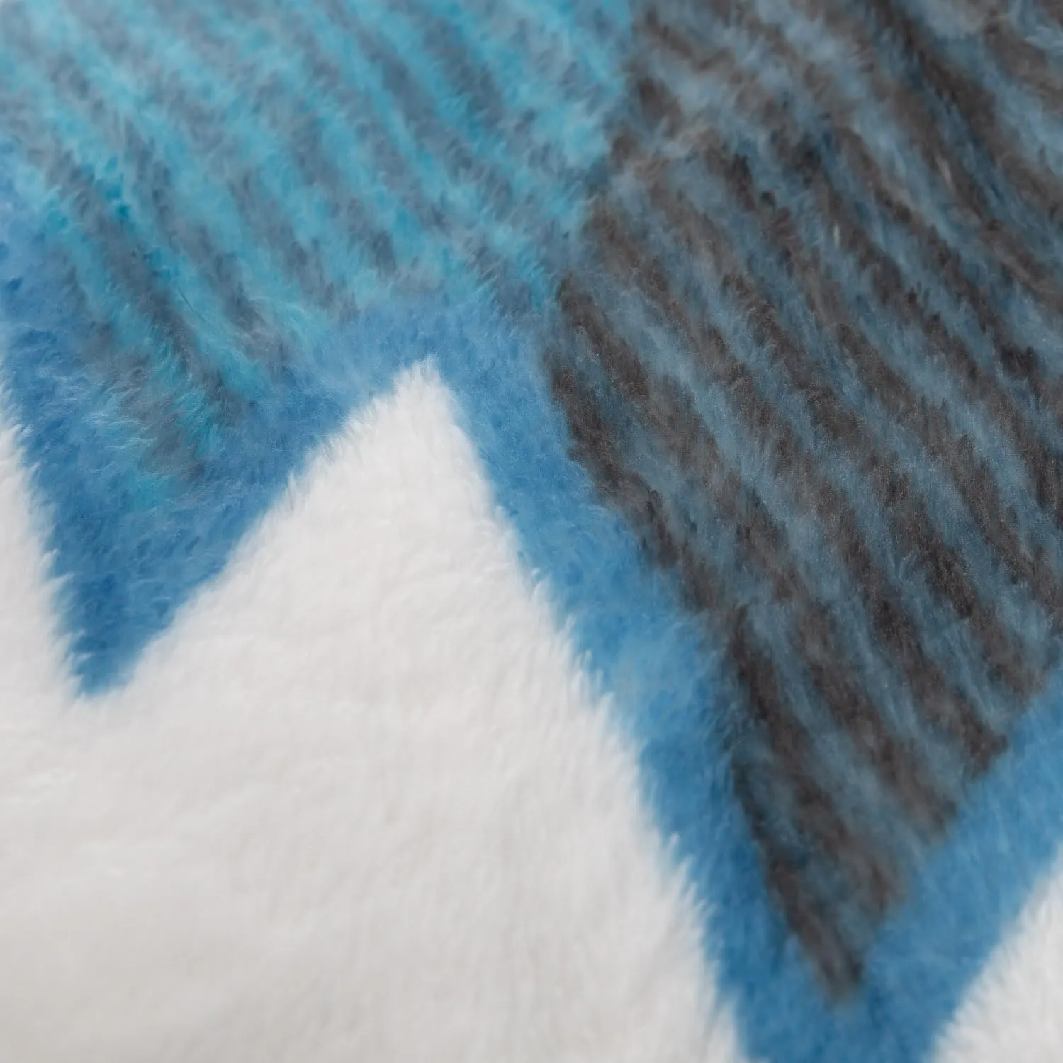 Calhoun NHL Surf & Skate Team Logo Plush Flannel Plaid Throw Blanket (50" by 60") (Toronto Maple Leafs)