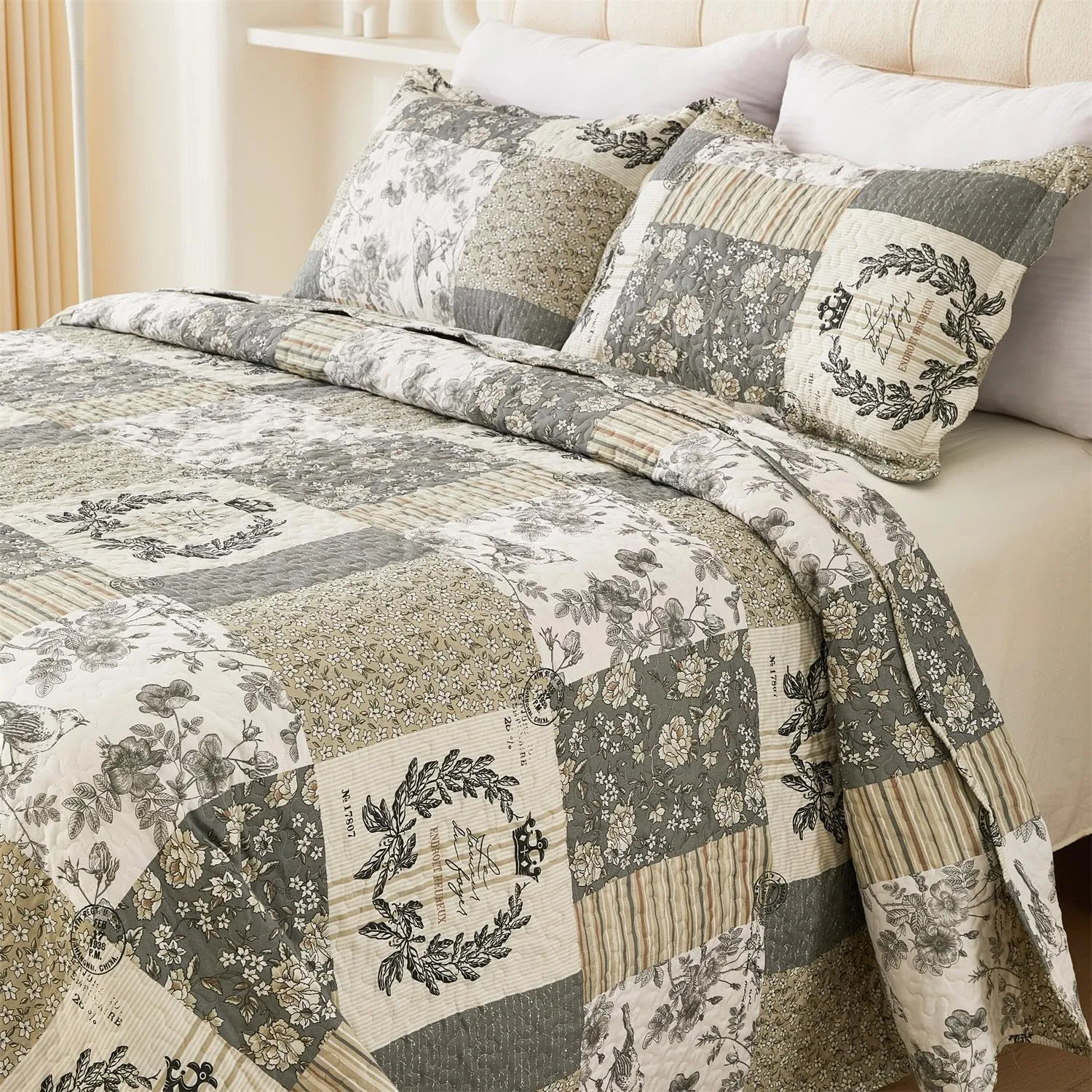 Cmfshape Floral Quilt King,3 Piece Bird Pattern Bedspread Set,Grey Plaid Farmhouse Reversible Bed Quilt for All Season,Country Quilted Blanket(Grey&White,King102 x90)