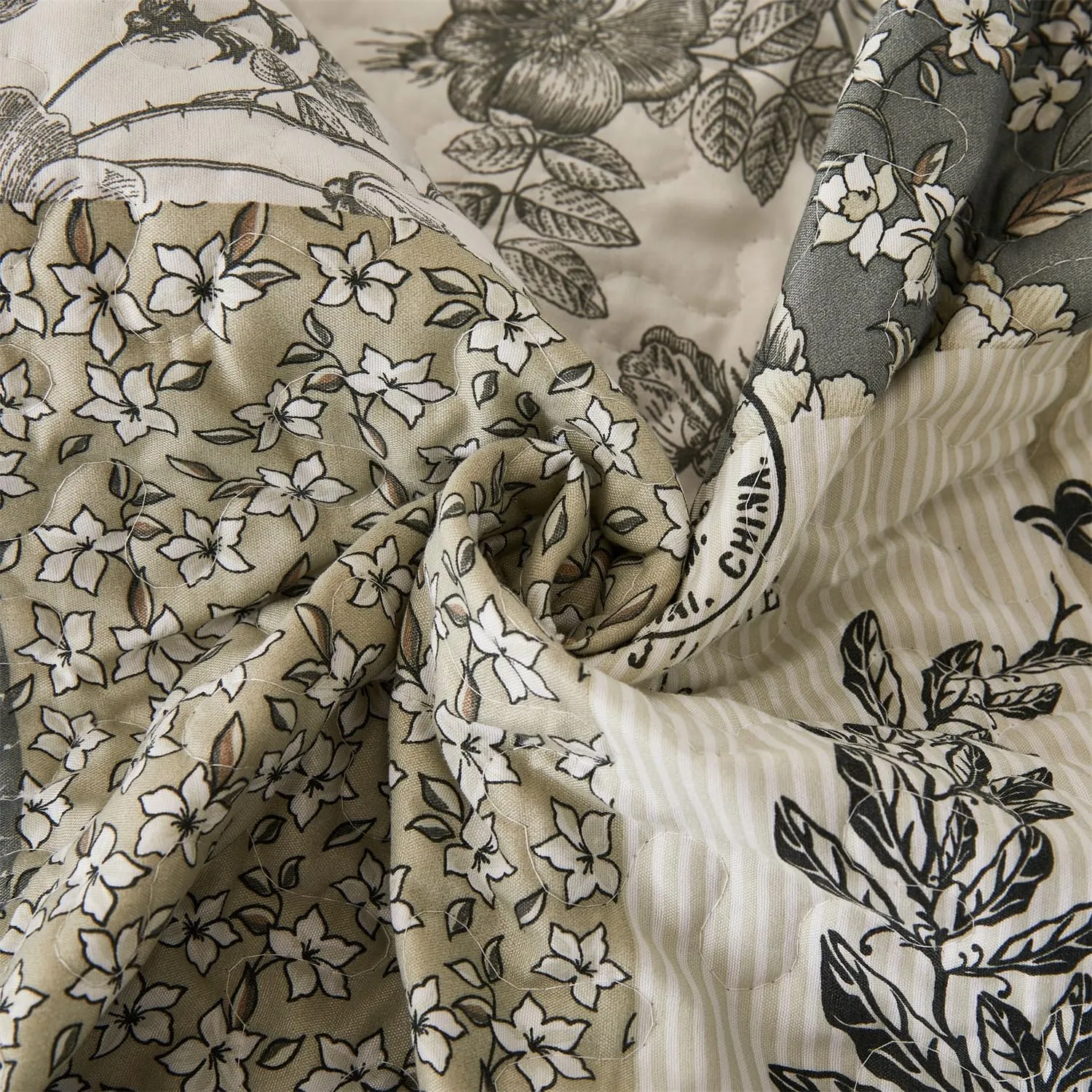Cmfshape Floral Quilt King,3 Piece Bird Pattern Bedspread Set,Grey Plaid Farmhouse Reversible Bed Quilt for All Season,Country Quilted Blanket(Grey&White,King102 x90)