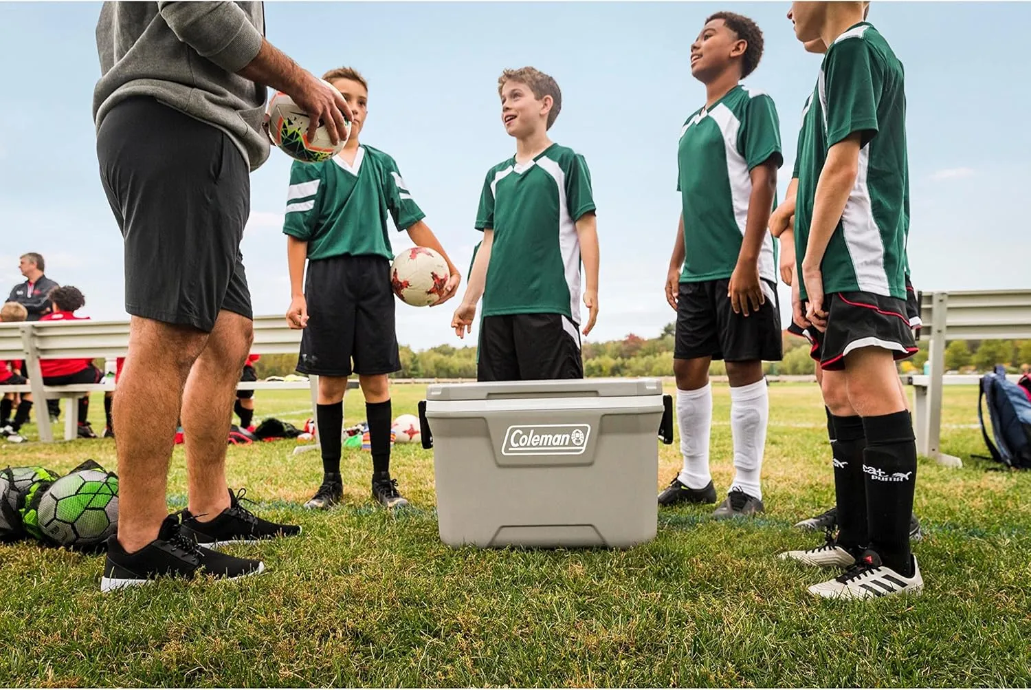Coleman Classic Series Insulated Portable Cooler, Leak-Resistant Outdoor Hard Cooler Keeps Ice up to 5 Days, 52/70/120/150 Quart
