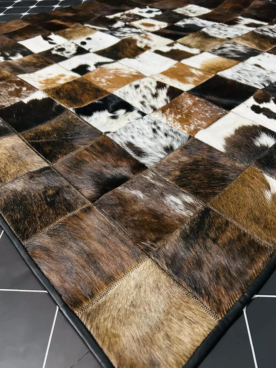 Cowhide Hair-on Patchwork Area Rug, Brown and White Pattern, Natural Leather (Multi-Colour, 4X4)