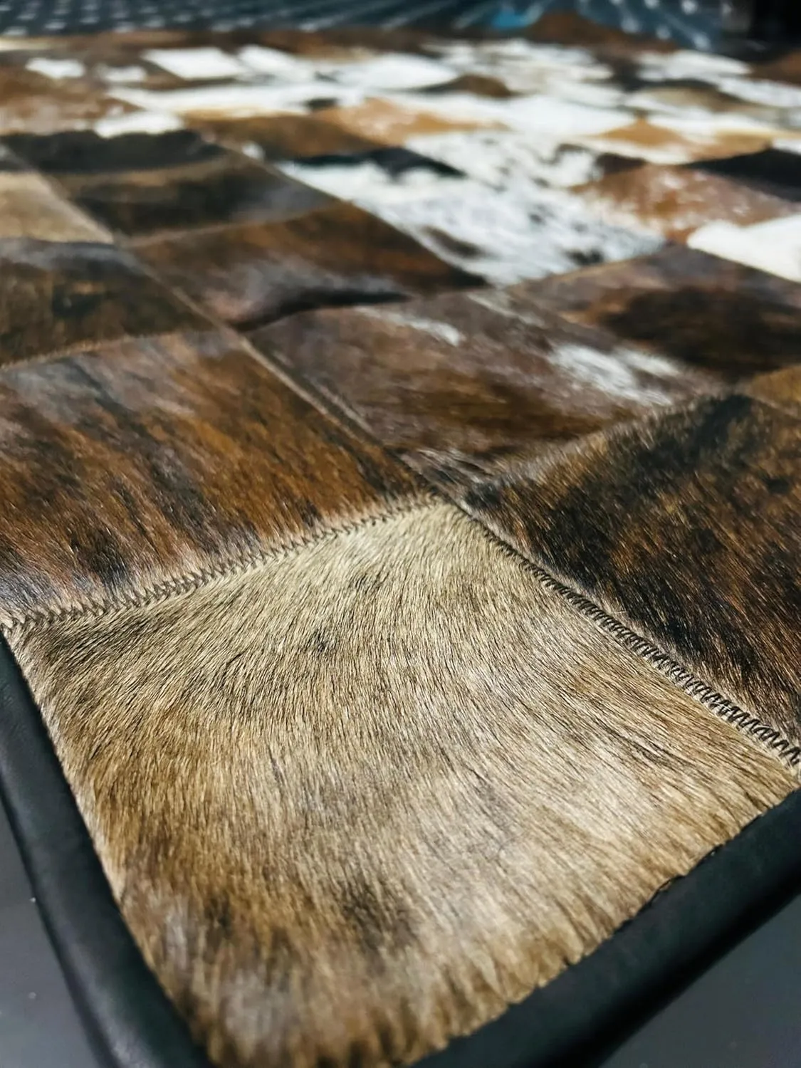 Cowhide Hair-on Patchwork Area Rug, Brown and White Pattern, Natural Leather (Multi-Colour, 4X4)