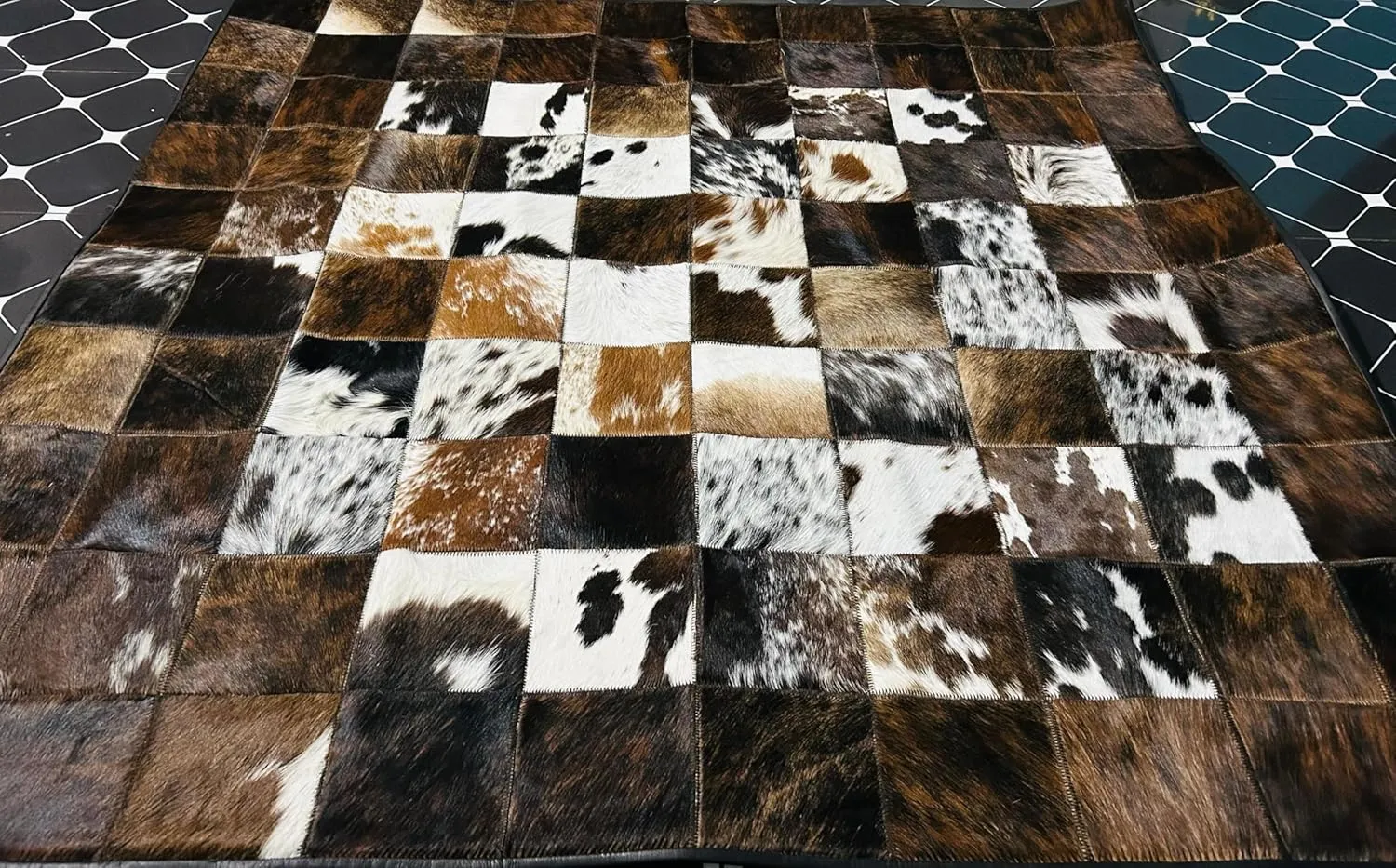 Cowhide Hair-on Patchwork Area Rug, Brown and White Pattern, Natural Leather (Multi-Colour, 4X4)