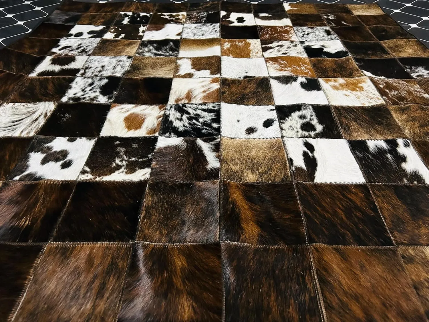 Cowhide Hair-on Patchwork Area Rug, Brown and White Pattern, Natural Leather (Multi-Colour, 4X4)
