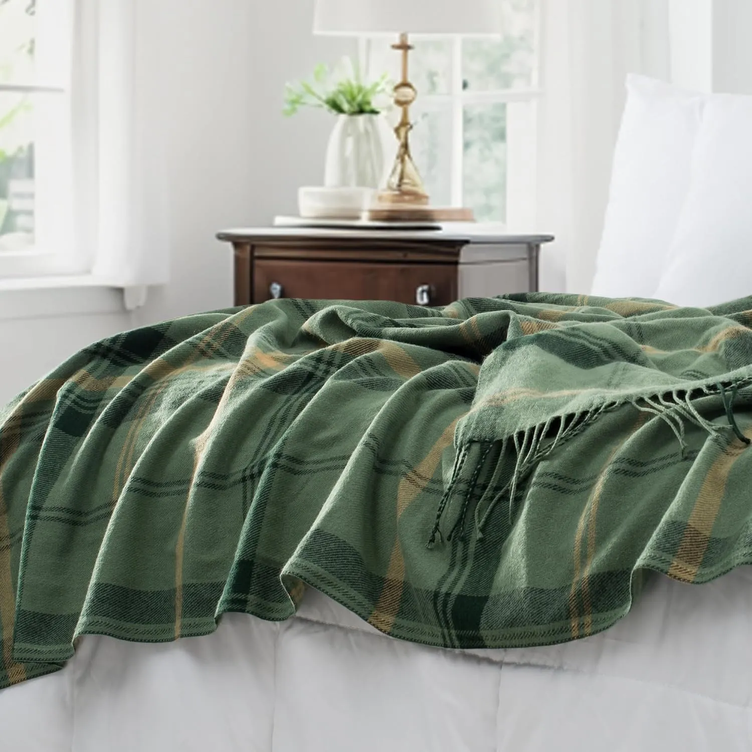 Green Plaid Throw Blanket for Couch,60"X80" Super Soft Cozy Warm Home Decorative Throws with Tassels for Bed Sofa Picnic
