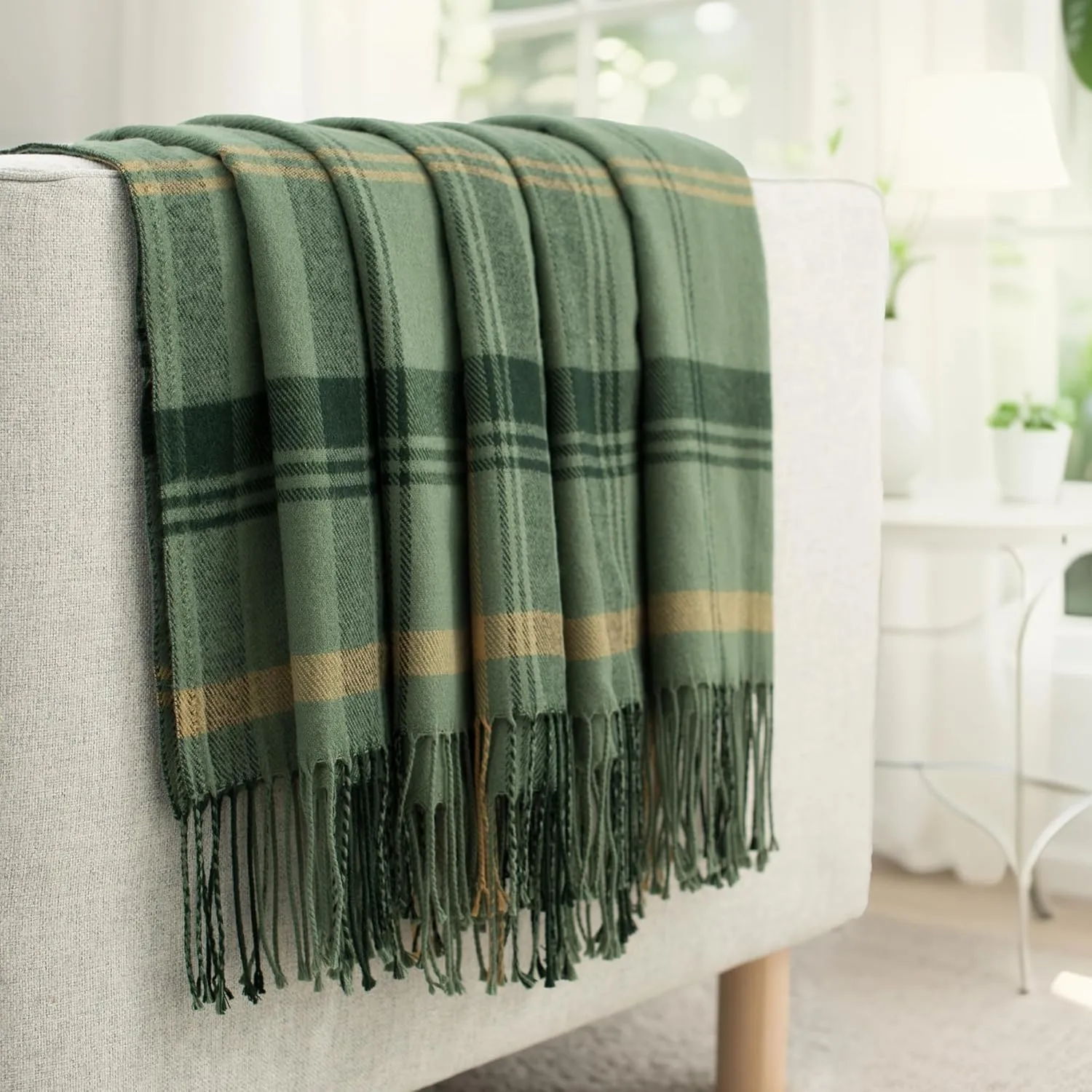 Green Plaid Throw Blanket for Couch,60"X80" Super Soft Cozy Warm Home Decorative Throws with Tassels for Bed Sofa Picnic