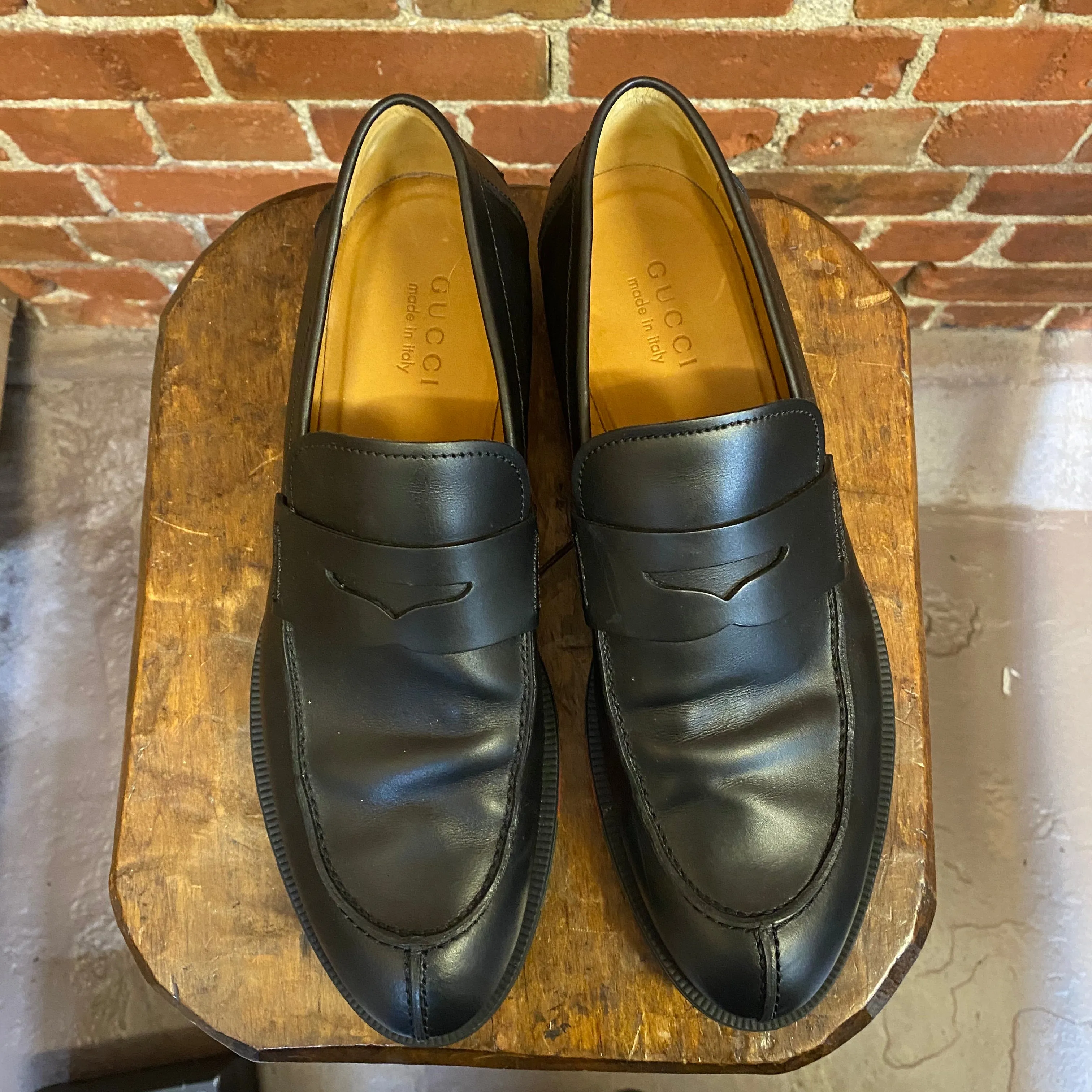 GUCCI leather loafers 8M