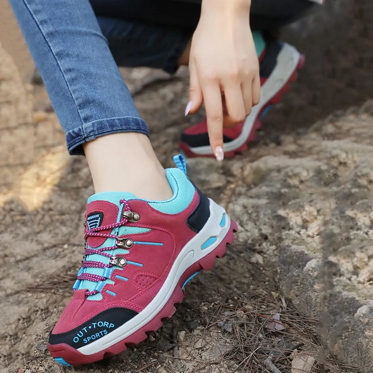 Hiking Shoes Mens Mountain Trekking Shoes Women Breathable Walking Shoes Climbing Shoes Sports Shoes Outdoor Hiking Boots