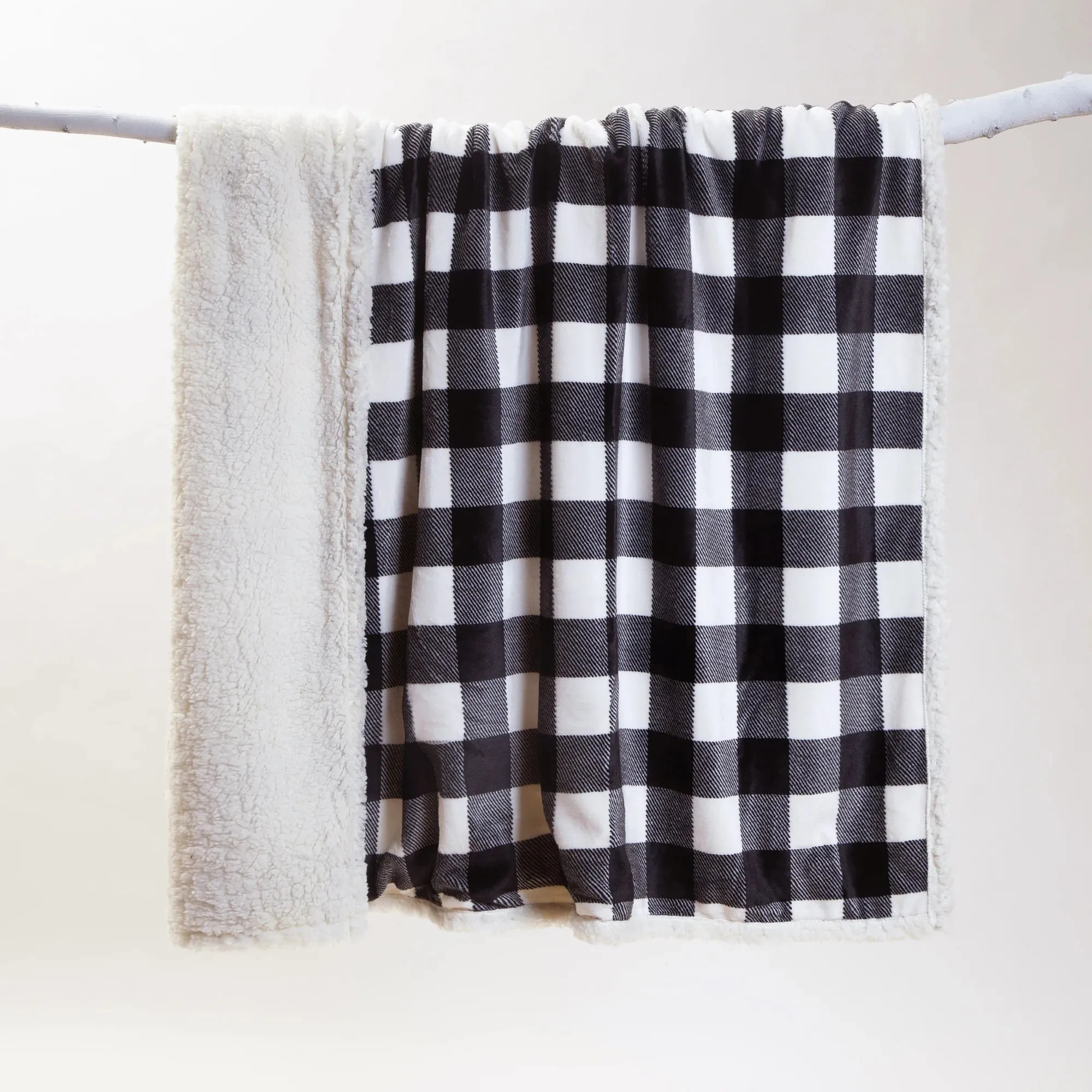JP713TH Carsten's Black, White Plaid Plush Throw Blanket