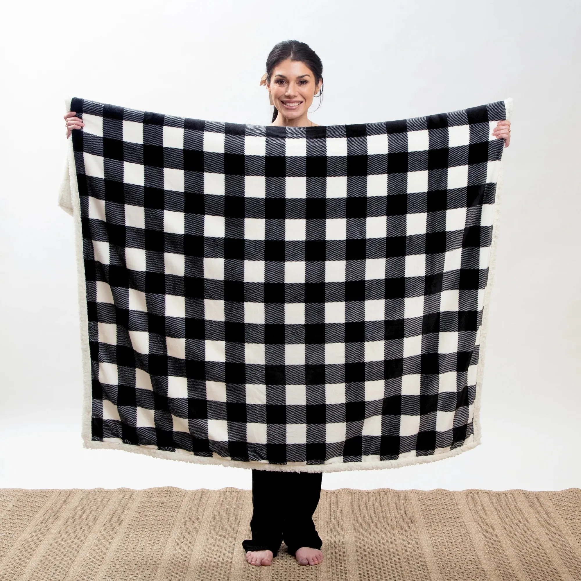 JP713TH Carsten's Black, White Plaid Plush Throw Blanket
