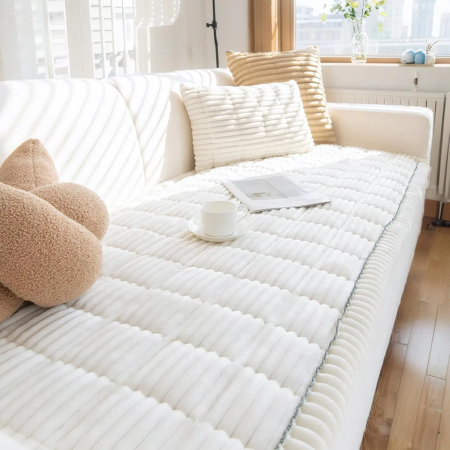 LiveGo Fuzzy Couch Covers for Pets, Couch Protector for Dogs Garden Chic Cotton Protective Couch Cover, Pet Mat Bed Couch Cover (Milky White, 70x180 cm/27.6x70.9 in)