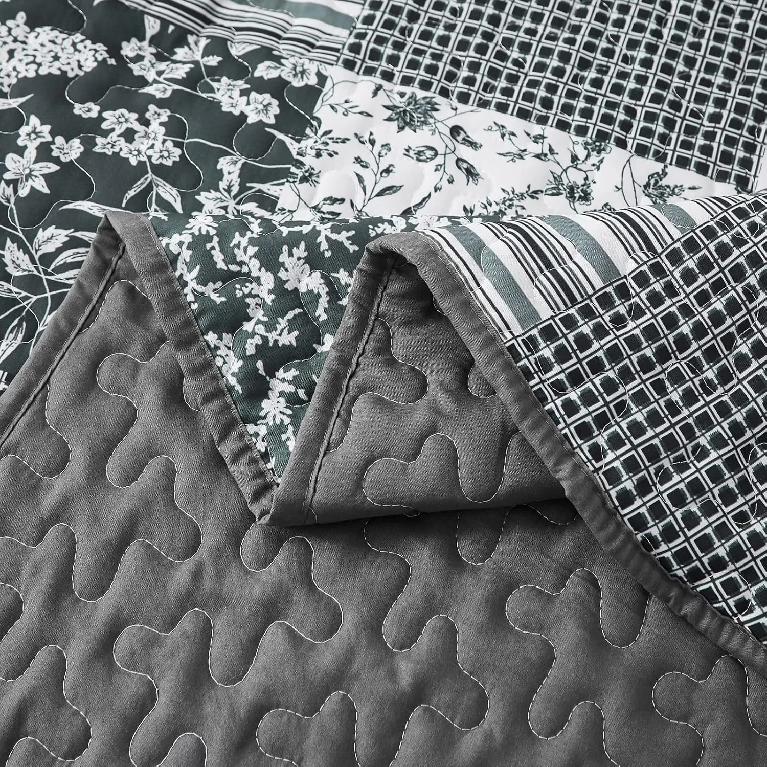 Mybedsoul Black Grey Boho Quilt Set Queen Size,3 Pieces Plaid Floral Bedspread Coverlet Set for All Season,Patchwork Reversible Bedding Set Queen 90"x96"
