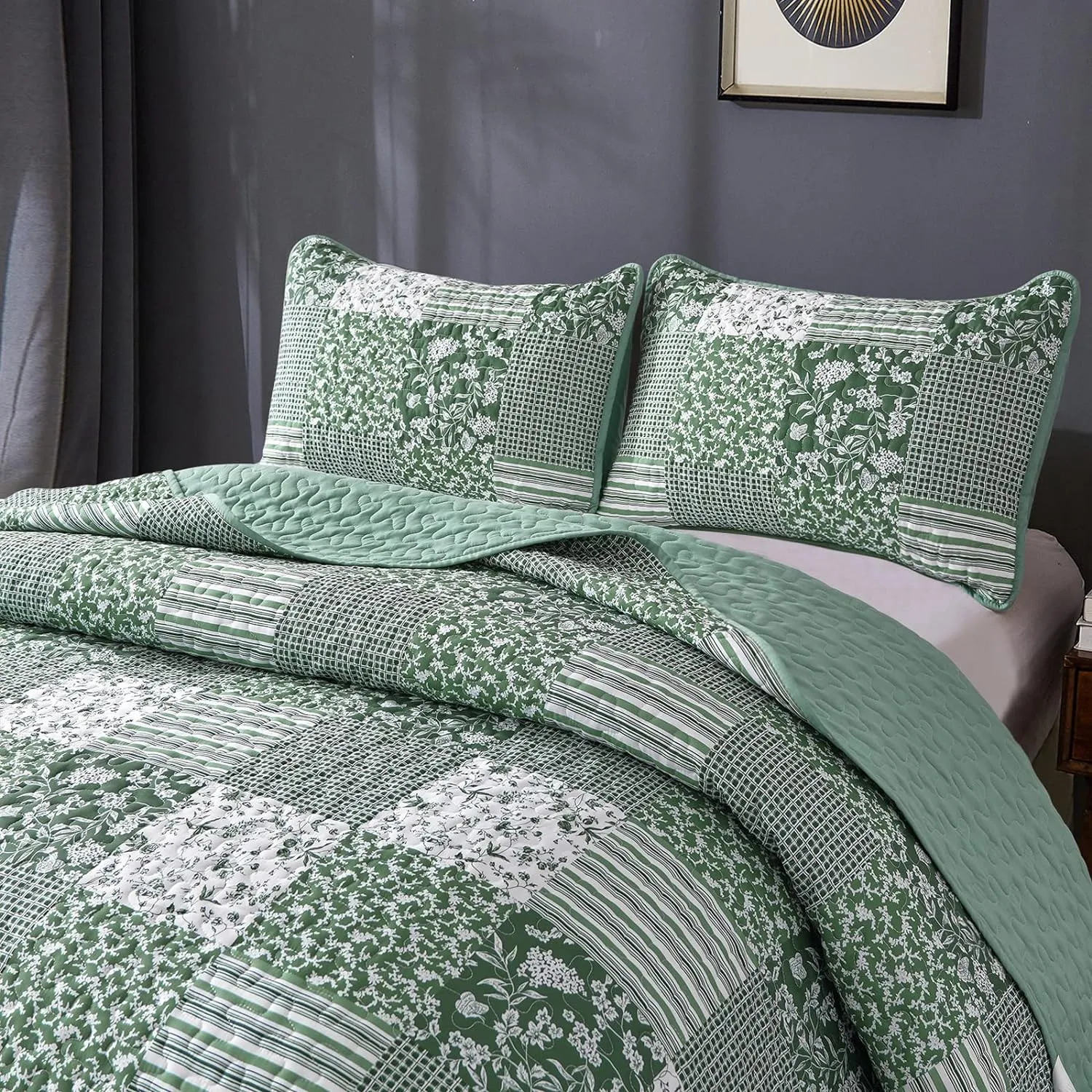Mybedsoul Sage Green Boho King Quilt Set, 3-Piece Reversible Soft Plaid Floral Bedding Set with 2 Pillow Shams - Sage Green King Size Quilt Bedspread Coverlet Set 90"x104"