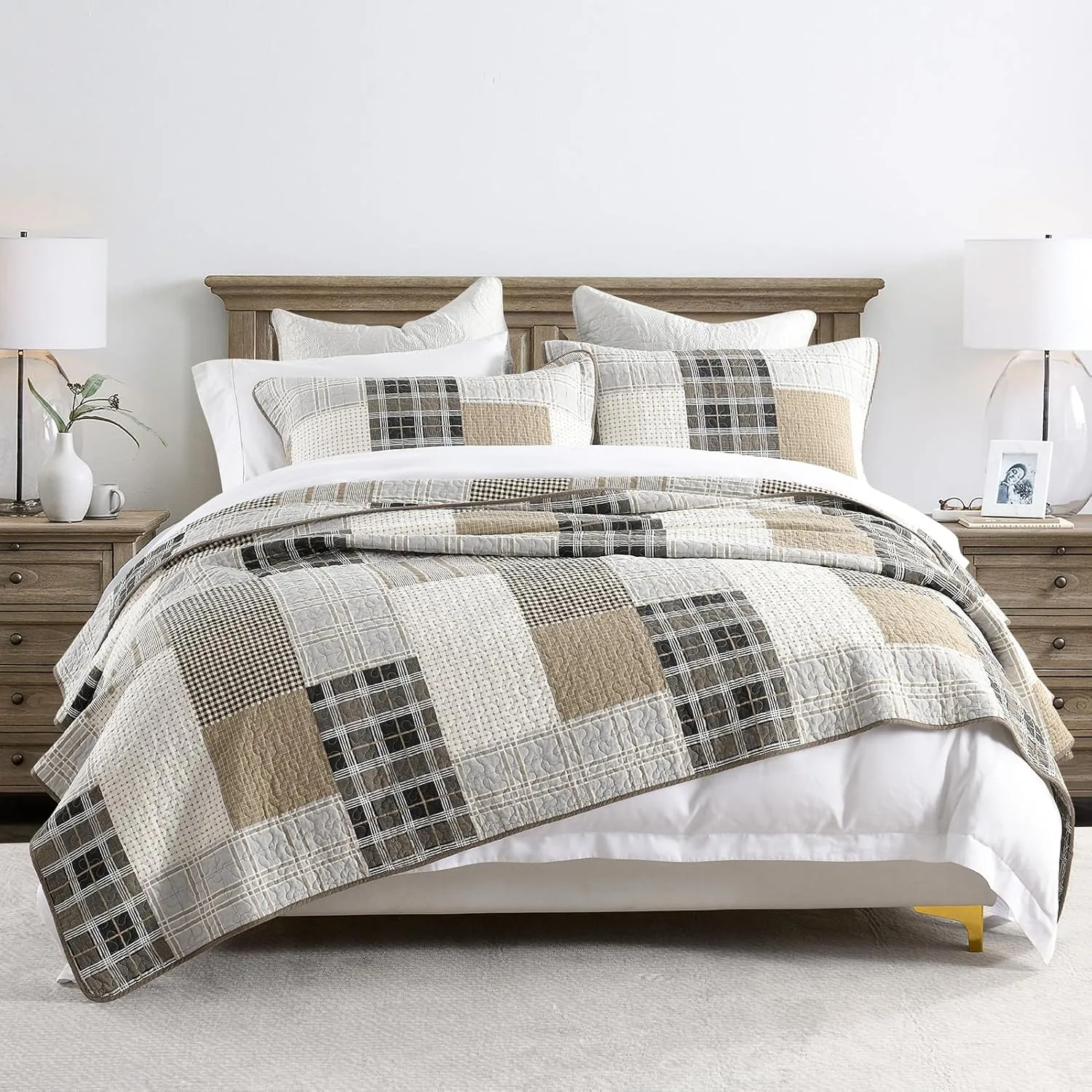 PANGUSHAN 100% Cotton Quilt Set King Size, King Size Farmhouse Plaid Patchwork Reversible Rustic Quilt Bedding Set Quilted Bedspread Lightweight Comforter for King Bed, 3pcs, Gray/Cream/Beige