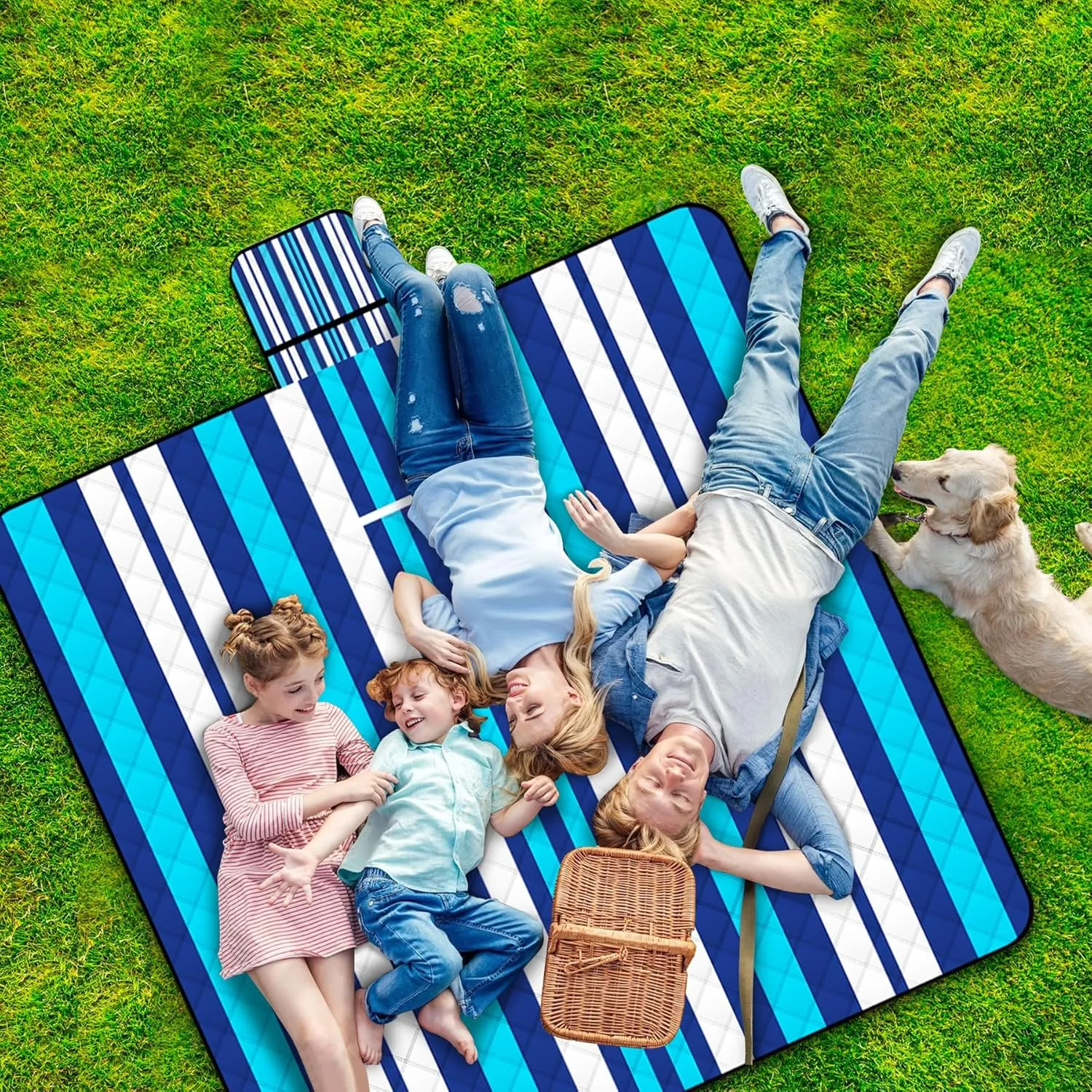 Poedist Extra Large Picnic Blanket Waterproof,60"x 80"Foldable Machine Washable Beach Blanket,Outdoor Blanket for 6-8 Adults,Suitable for Crawling,Park Beach,Camping,Hiking,Travel(Blue and White)
