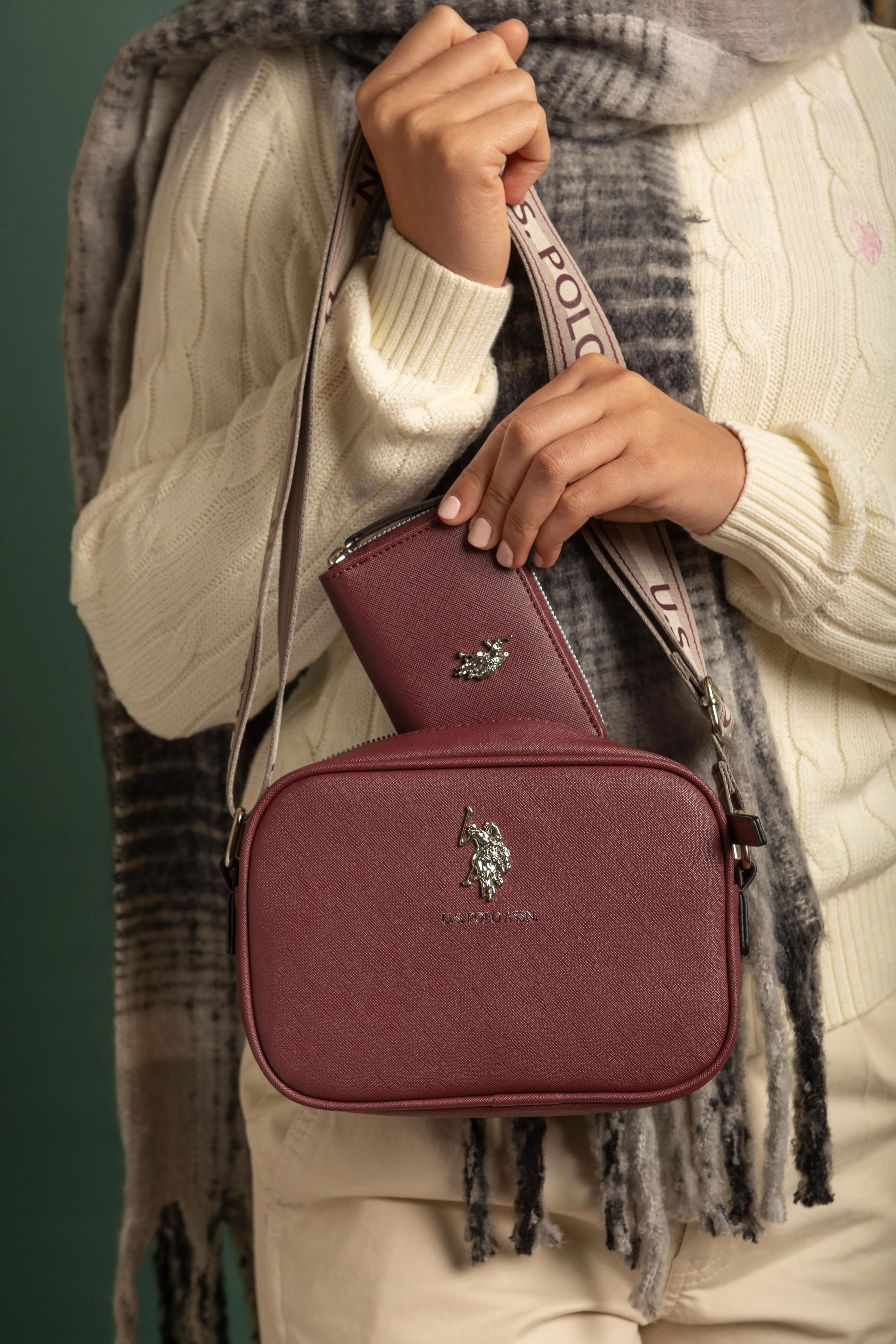 SMALL ZIP AROUND WALLET