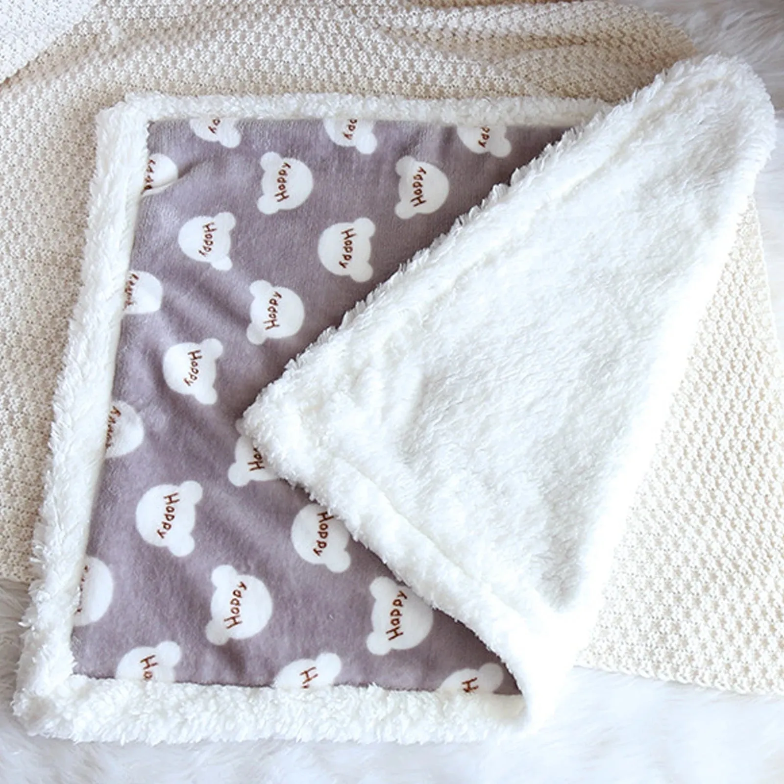 Soft Fleece Pad Pet Comfortable Cushion Home Breathable Rug Keep Warm Sleeping Cover For Puppy Dog Cat Sofa Bed Mats