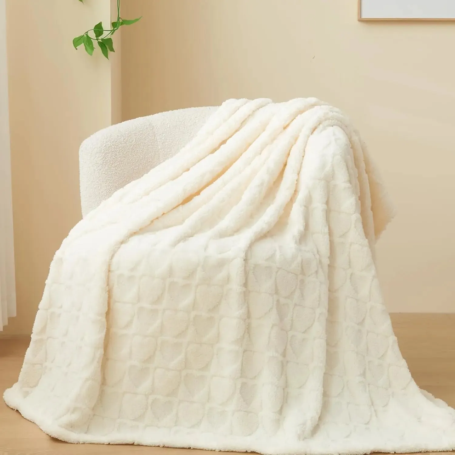 Super Soft Chequered Heart Throw Blanket
