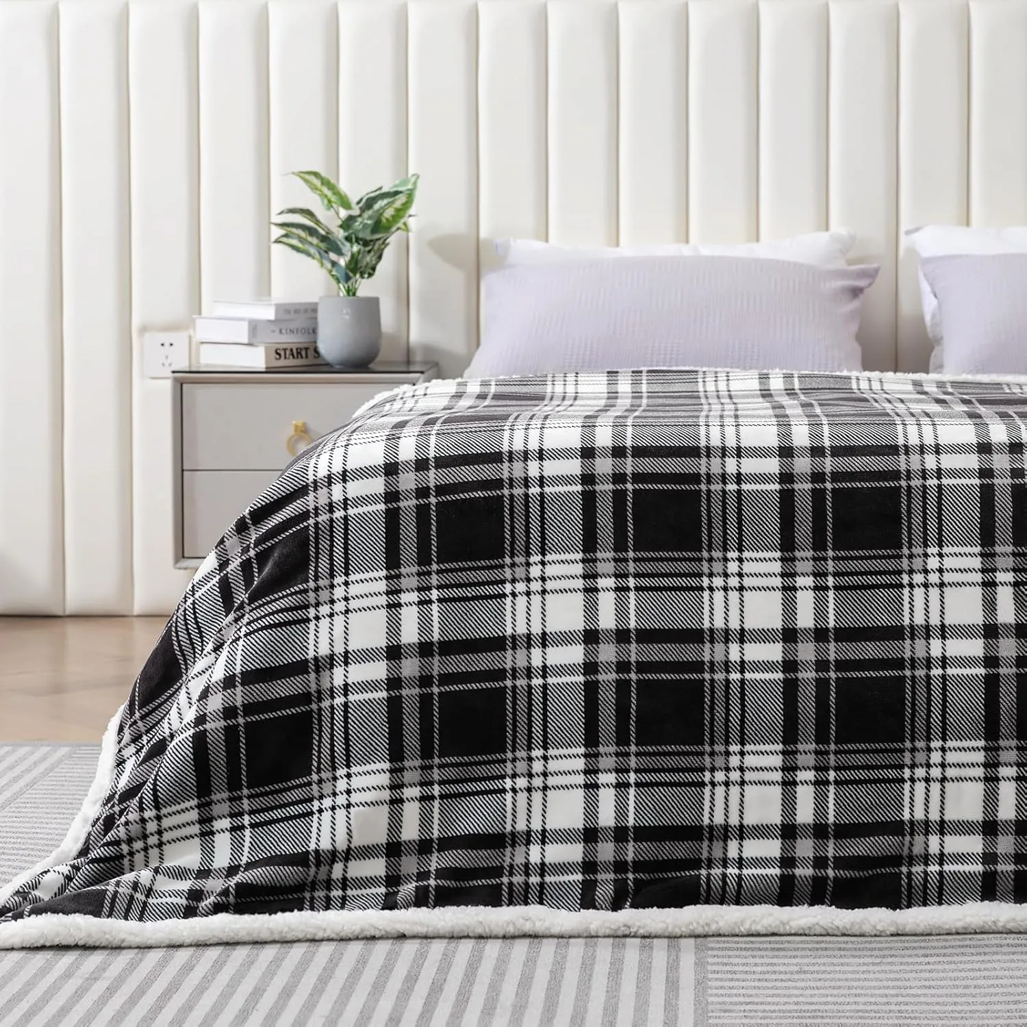 Touchat Sherpa Plaid Throw Blanket,Fleece Flannel Plush Twin Size Microfiber Blanket for Couch Bed Sofa,Fuzzy Fluffy Cozy Soft Blanket(60" X 70", Plaid Black)