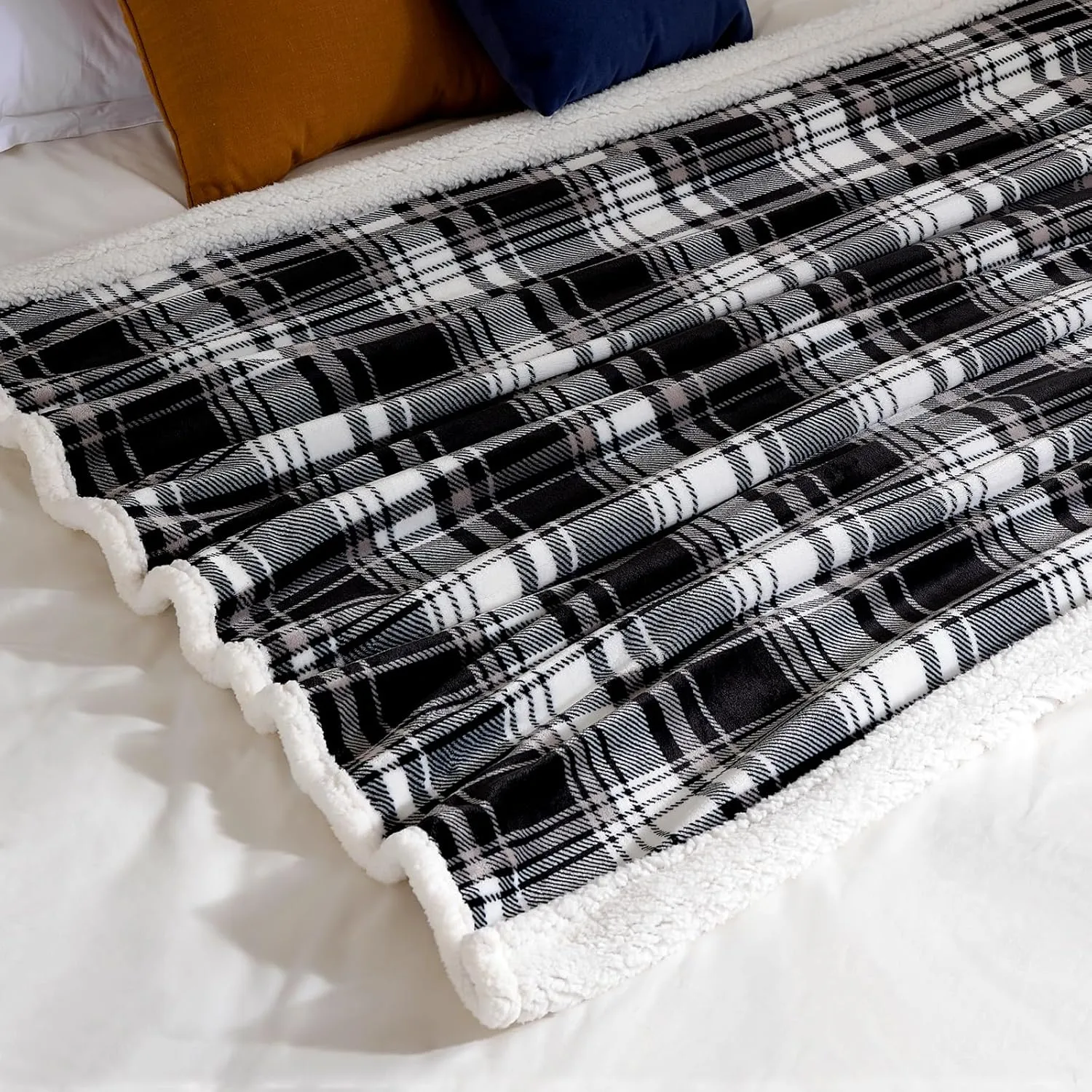 Touchat Sherpa Plaid Throw Blanket,Fleece Flannel Plush Twin Size Microfiber Blanket for Couch Bed Sofa,Fuzzy Fluffy Cozy Soft Blanket(60" X 70", Plaid Black)