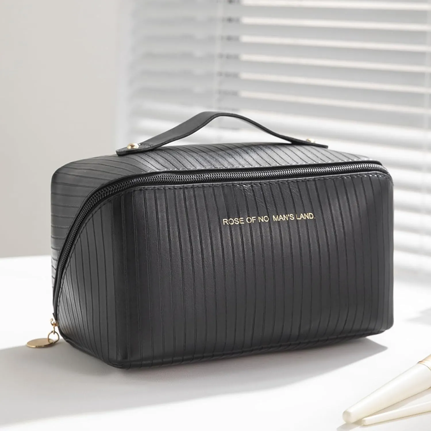 Travel Toiletry Bag Makeup Bag, Water-Resistent Cosmetic Bags for Women, Portable Pouch Open Flat Make Up Organizer Case, Cosmetic Bags, Black Striped