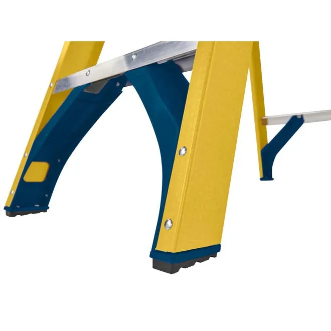 Werner Fibreglass Swingback Stepladder Trade 4 Tread