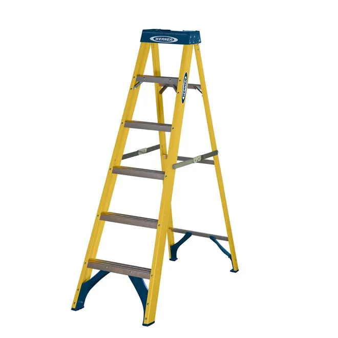 Werner Fibreglass Swingback Stepladder Trade 6 Tread